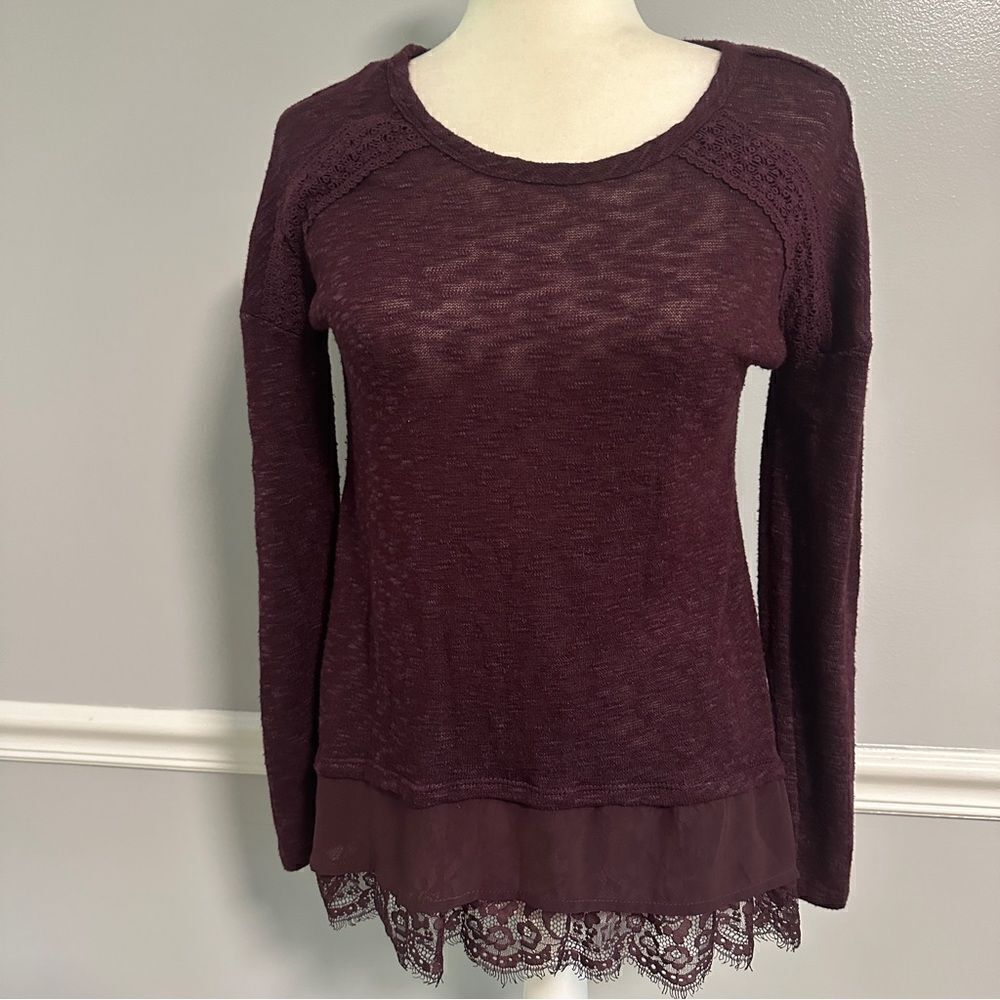 Eyeshadow sheer long sleeve top with layered lace on bottom size S